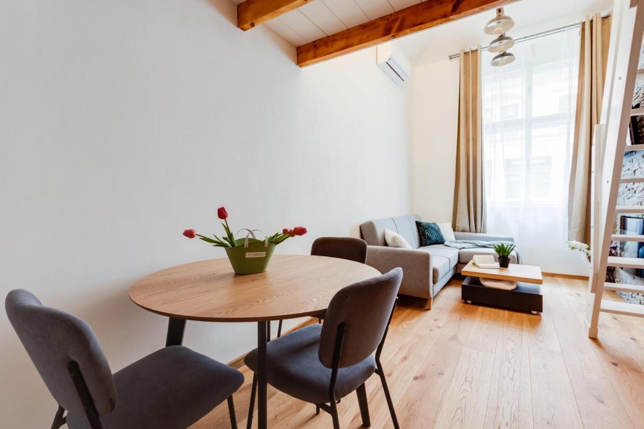 Dream Duplex On Riverside Prag Exterior foto