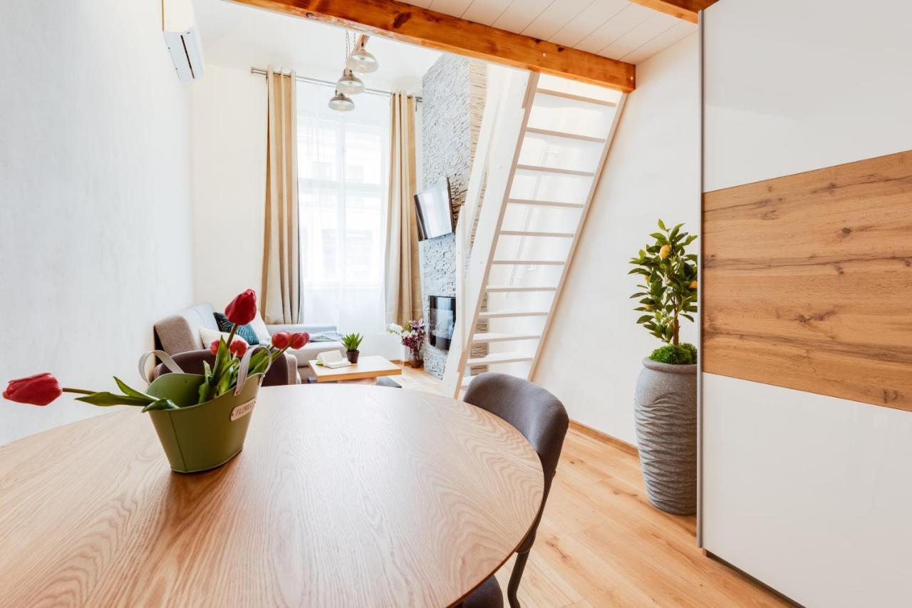 Dream Duplex On Riverside Prag Exterior foto